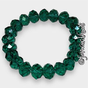 Stunning Green Faceted Glass Bead Stretch Bracelet